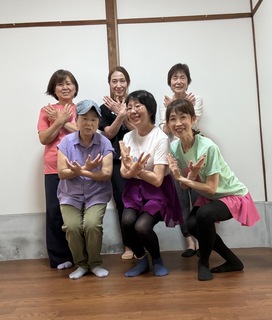 バレエに出会えて人生を楽しめるようになった！
〜すまいるつるみ教室開講から1年経ちました〜