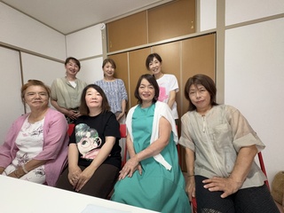 50代から、もっと楽しく、もっと自分らしく。
「大人女性の秘密お茶会」で生まれた新しいつながり