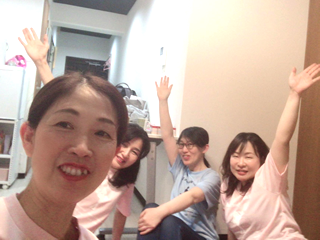 教室での語らい…カラダだけでなくココロのリフレッシュも大切にするレッスンです。